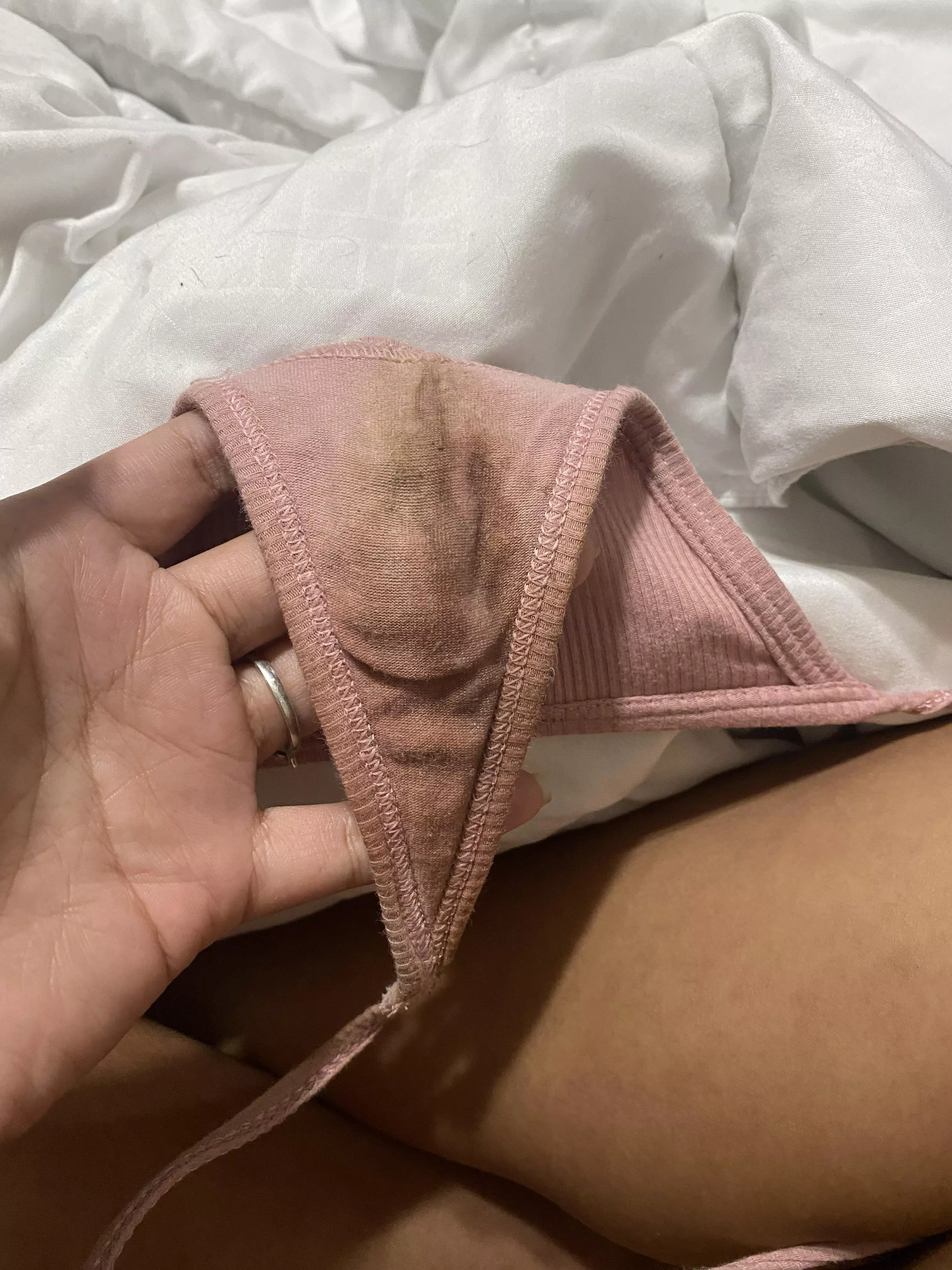 [selling] dirty gstring available! ✨ worn 4 days ✨ accepting cashapp, venmo, crypto.com and paypal ✨ message me if interested! ✨ kik poisonpeach_ ✨ [smelly] [dirty] [small] [sweaty] [Florida]