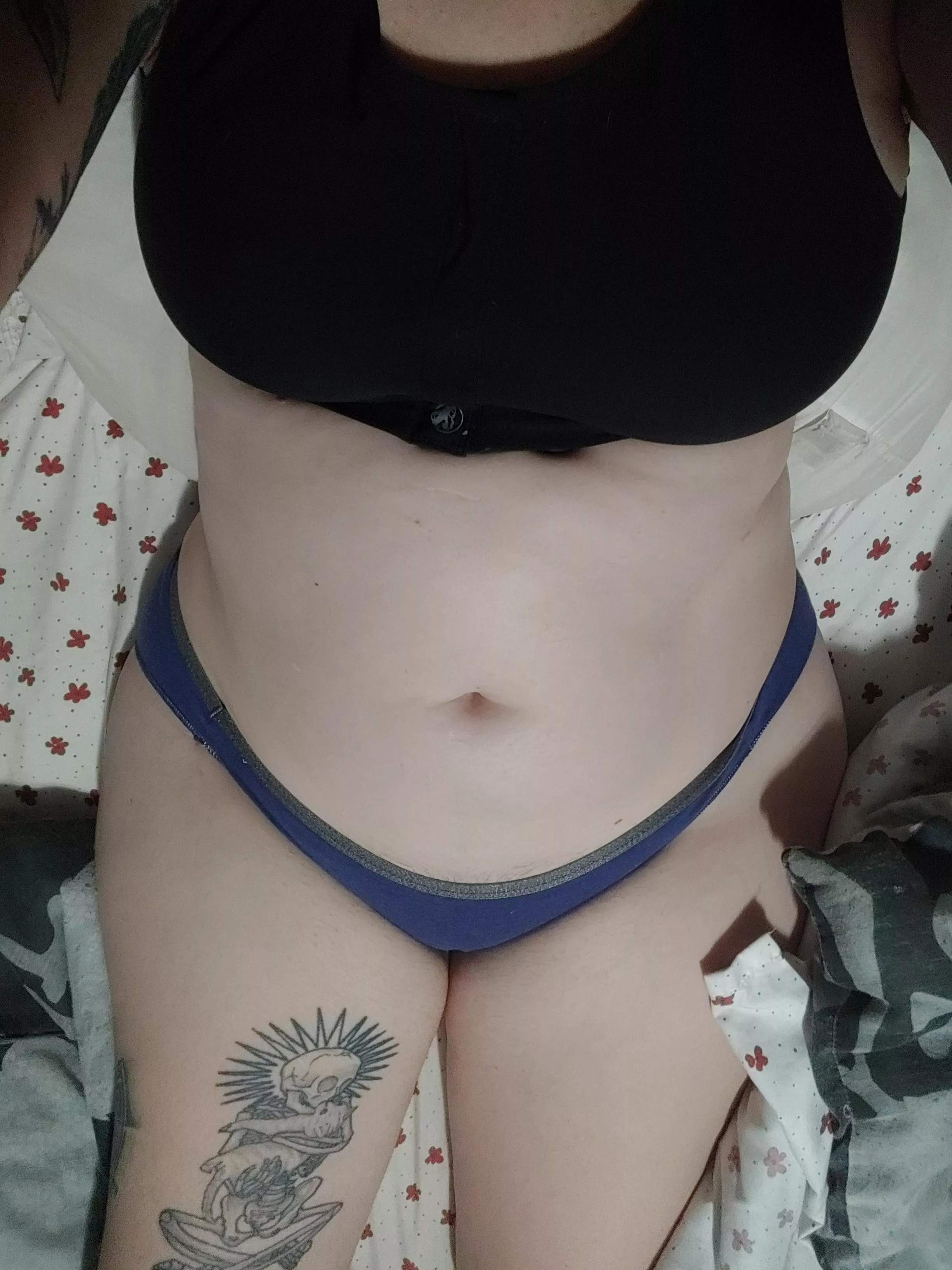 [SELLING] Laying around recovering from surgery, just wearing panties for you ðŸ‘ Tell me how many days same how I can customize them to your liking! ðŸ˜˜ Fet friendly â¤