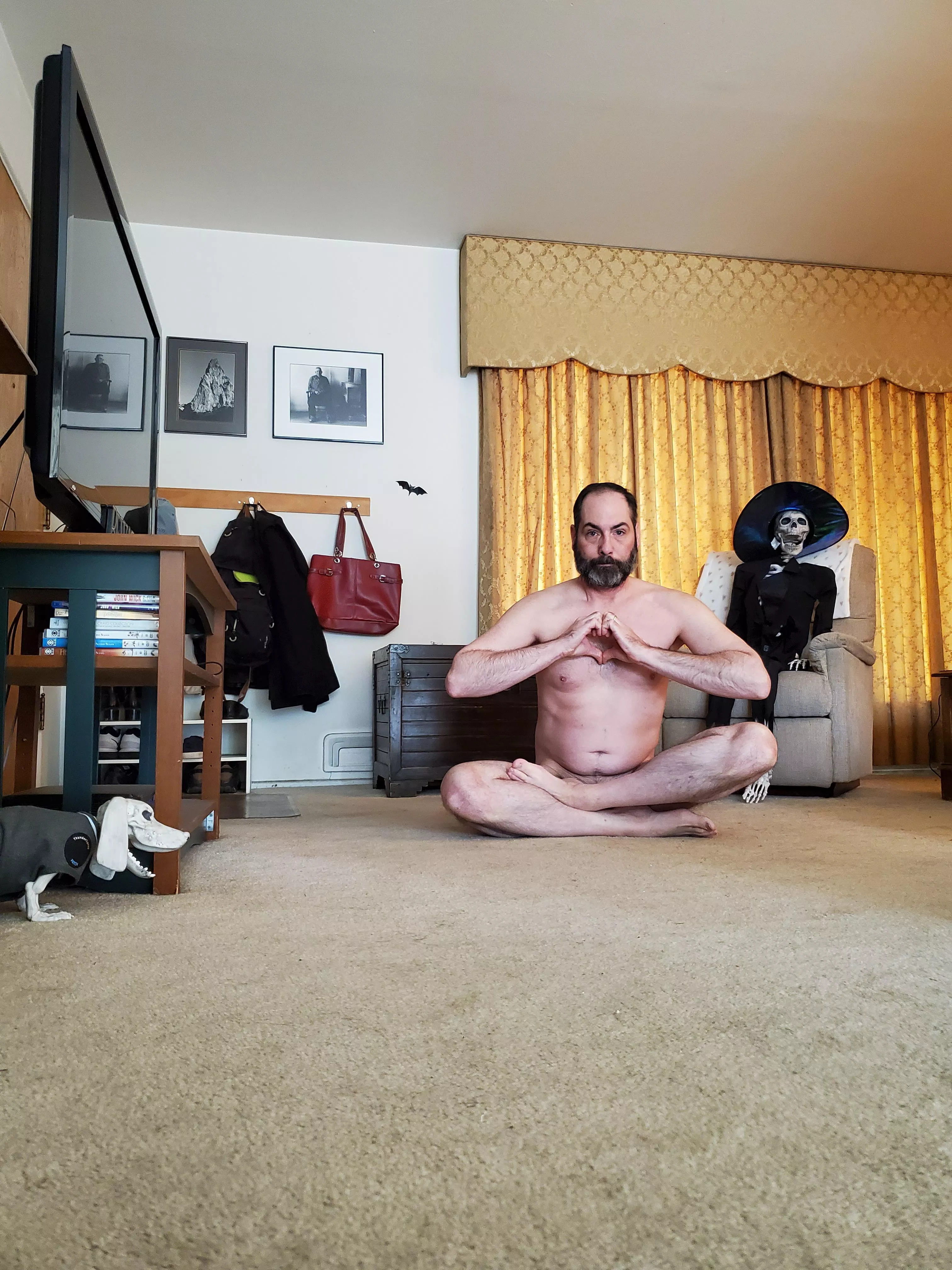 Sending love out to u/M_asin_Manci and all of you naked yoga enthusiasts from me in easy pose on this Sunday morning...easy like Sunday morning...join in if you'd like to, the more the merrier! Namaste 🕉🙏🙌😘