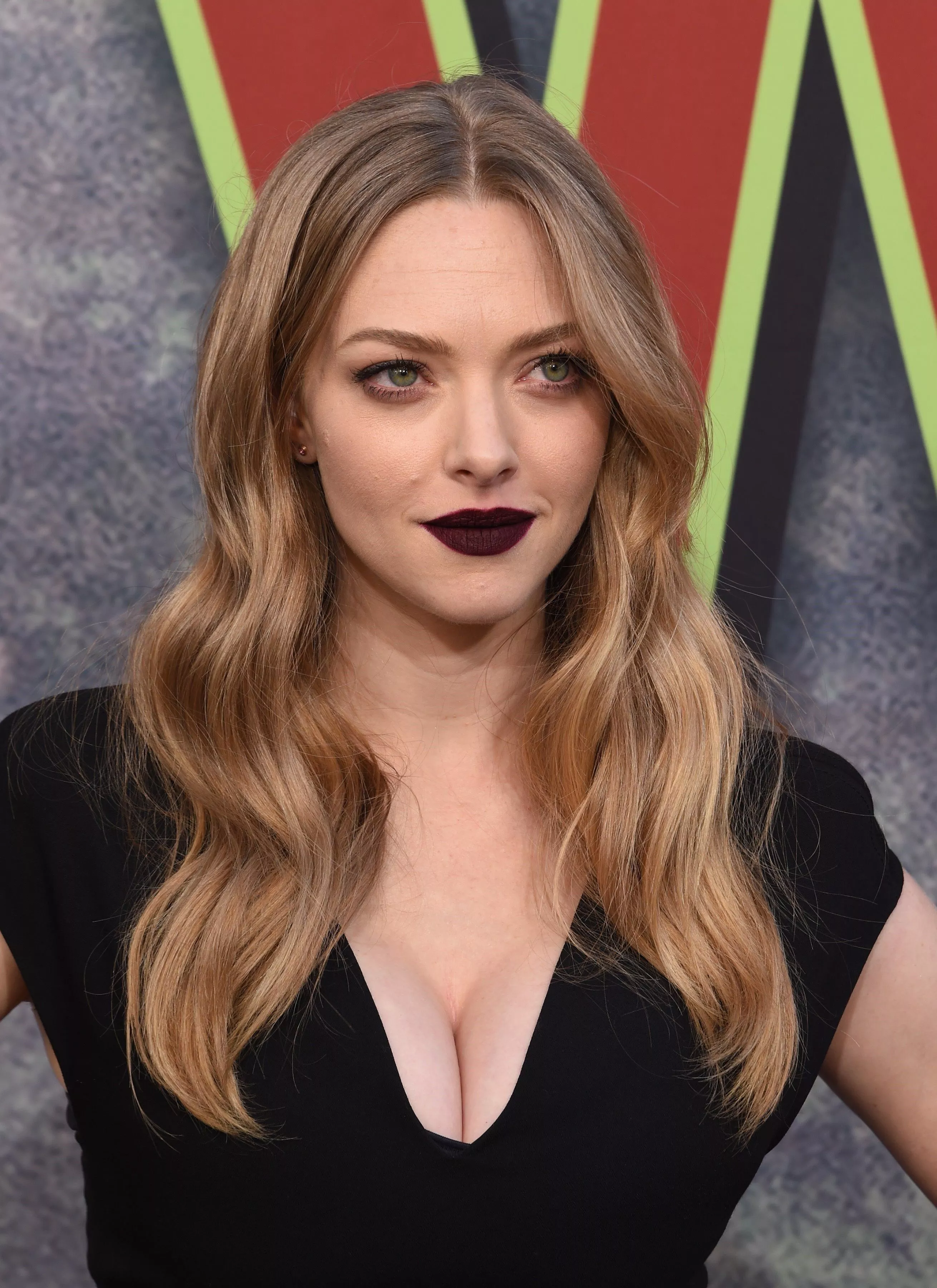 Sexy and hot ðŸ”¥ Amanda Seyfried