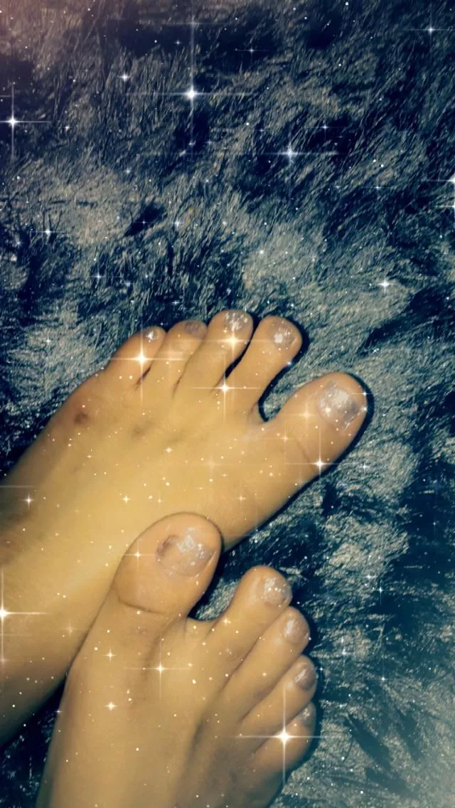 Sexy Black Girl Feet Pics/Custom Videos for Sale. Hmu if interested 😉