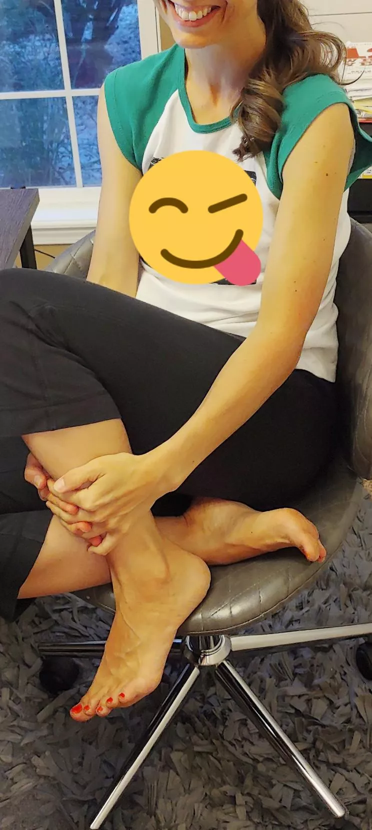 Sexy mommy toes??