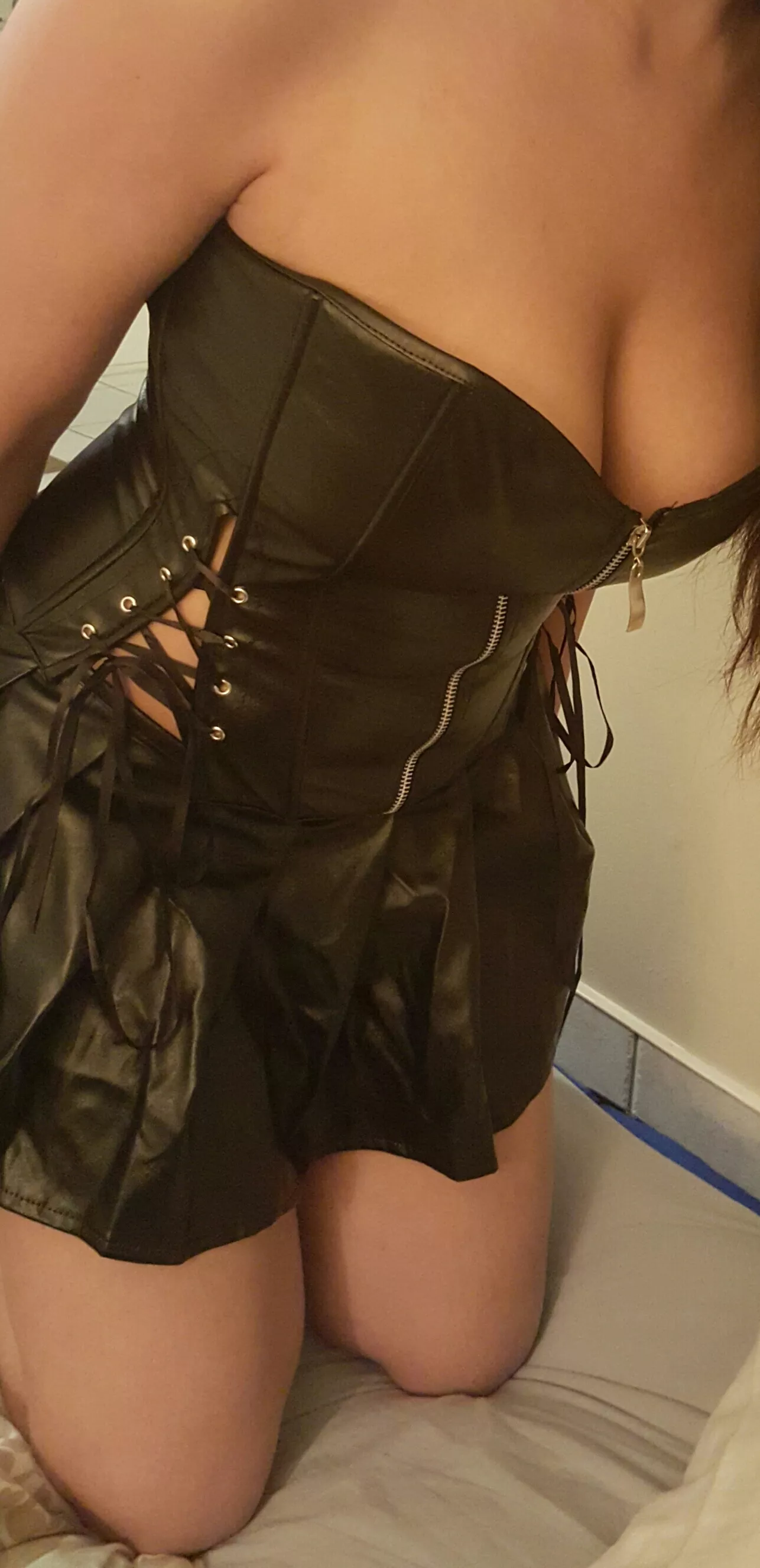 Sexy slut wife in a short leather dress. No panties allowed👅👀😈 [F]