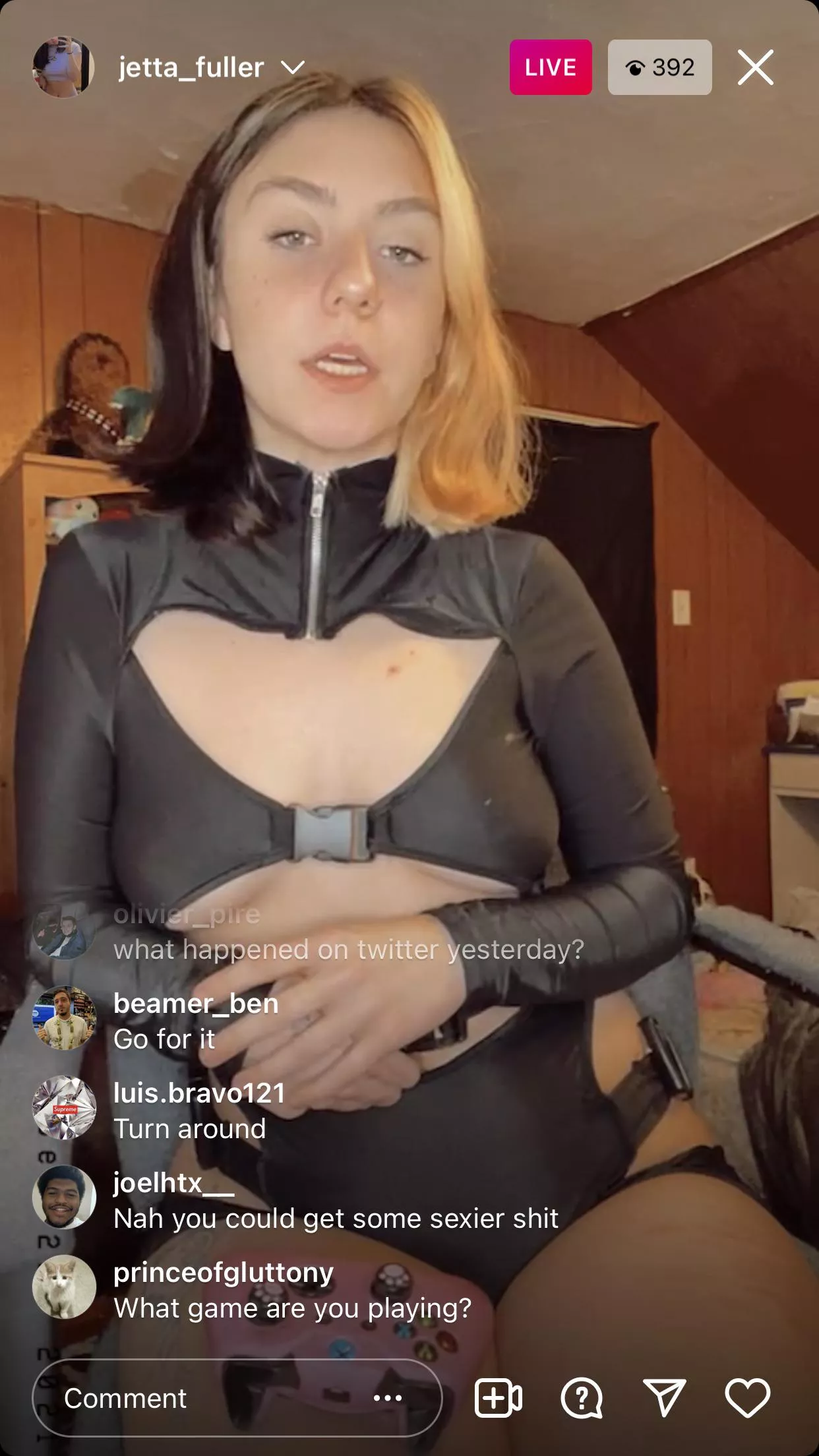 Sheâ€™s live rn