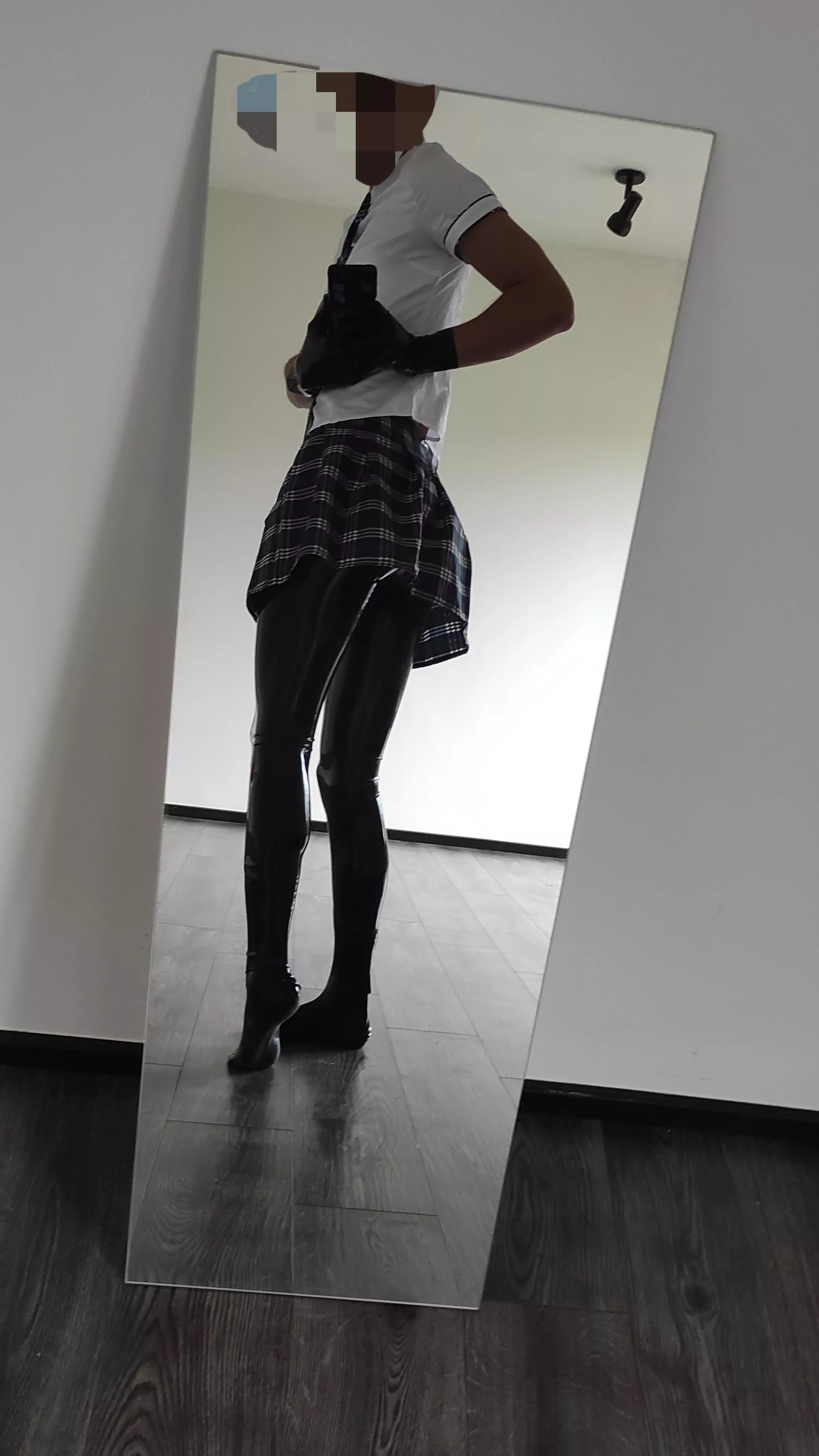 Shiny Schoolgirl Booty is back 🥰