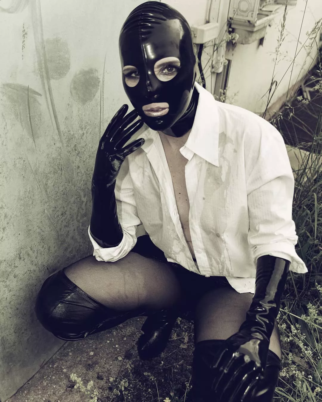 Shirt and latex gloves & hood | See more from photographer here: https://www.instagram.com/warpicsberlin_/