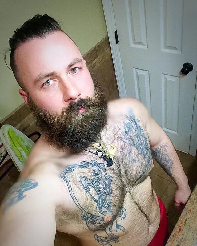 [Shirtless] Another selfie Viking