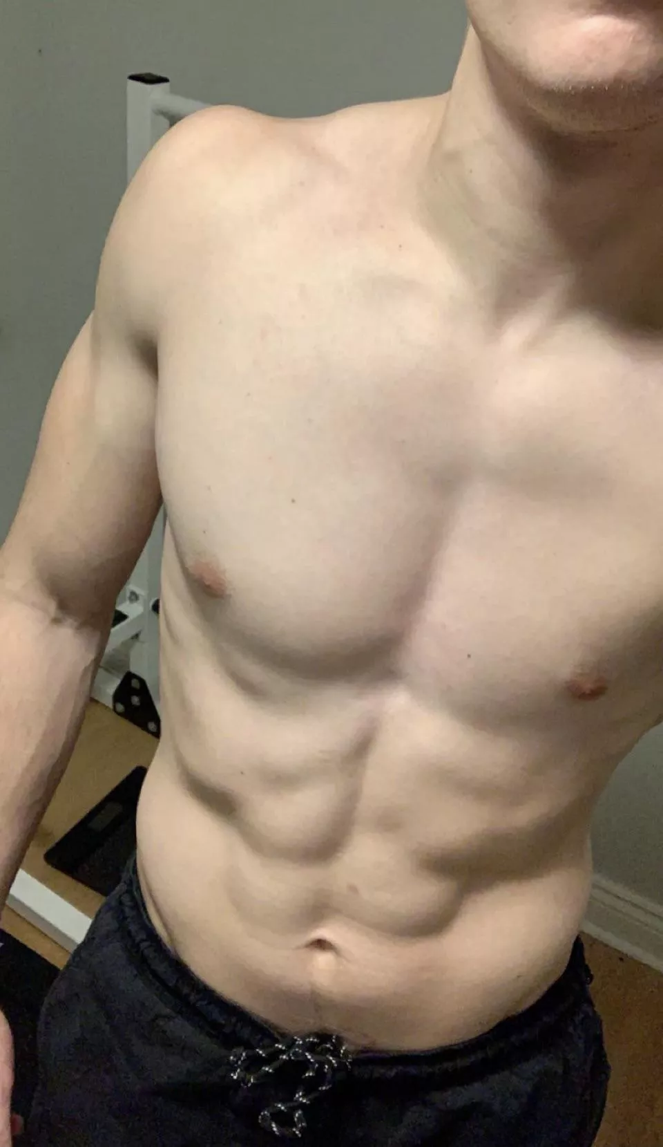 Shirtless workouts> [m]