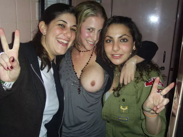 Showing 1 with her 2 friends