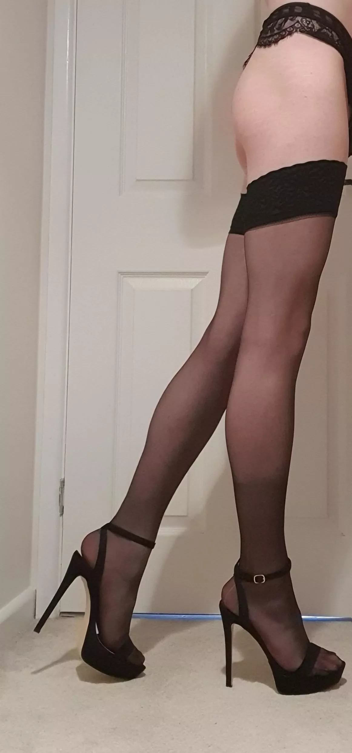 Showing off my legs... Again 😅