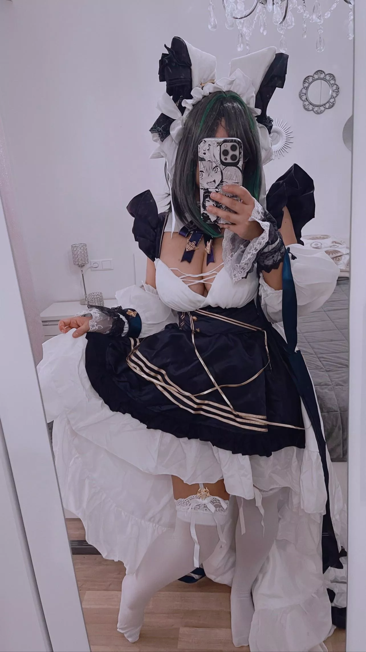 Showing off my new Cheshire cosplay from Azur Lane by Niniiitard