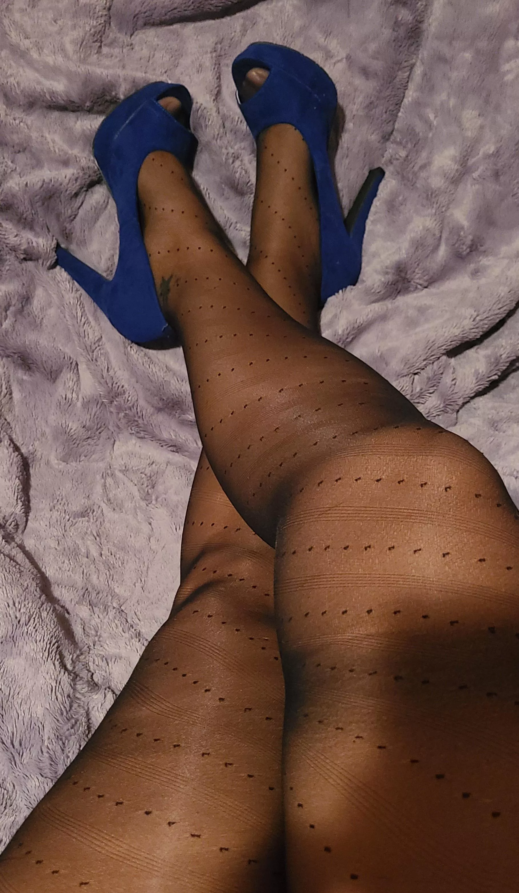 Silky pantyhose and heels