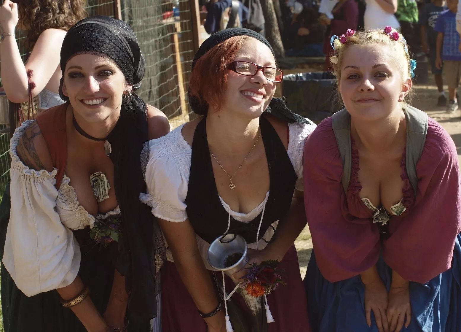 Singles at the renfaire