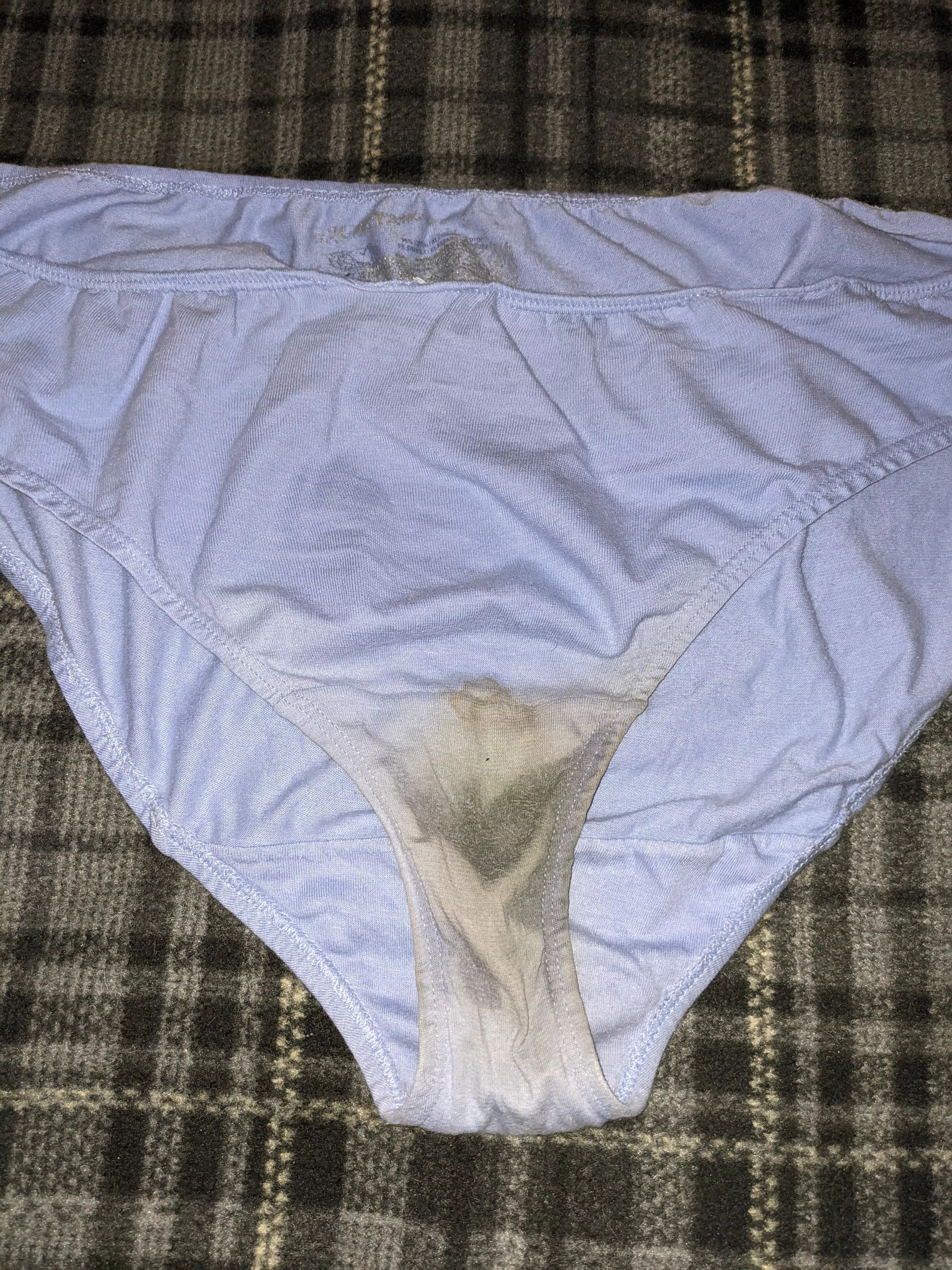 Sisters panties ðŸ¥°â¤ï¸ right before she goes for a shower. Smells amazing