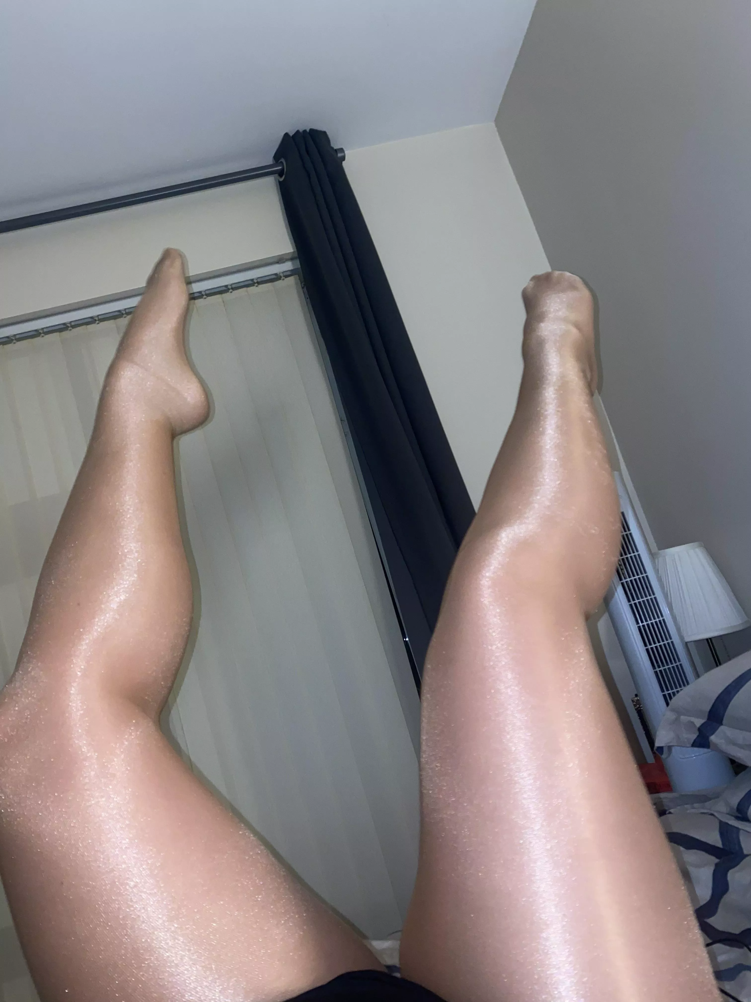 Sleeping in my neyon Wolford’s… 😇