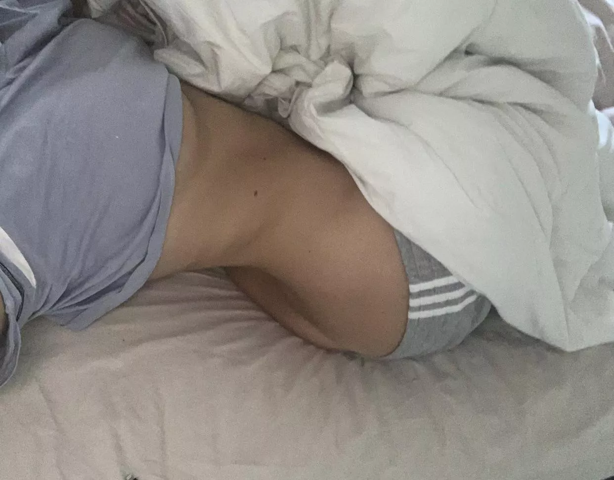 Slide your hand under me and pull me in for a morning snuggle 😋🥰