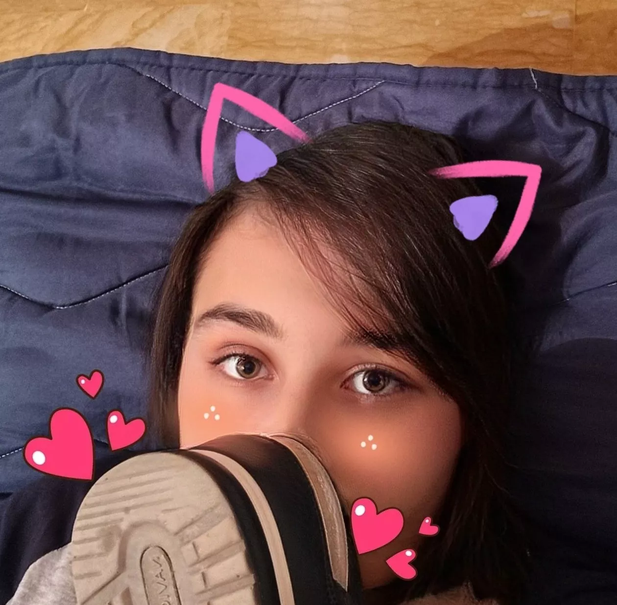 Smelly shoes 💕 wanna help me? [faceapp]