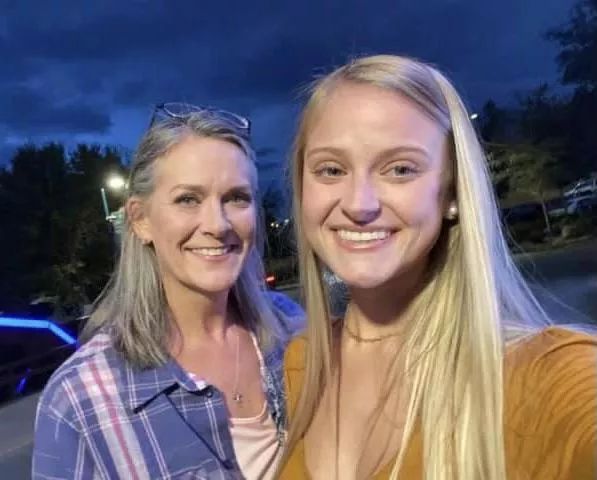 So hot 🥵🔥 mom & daughter