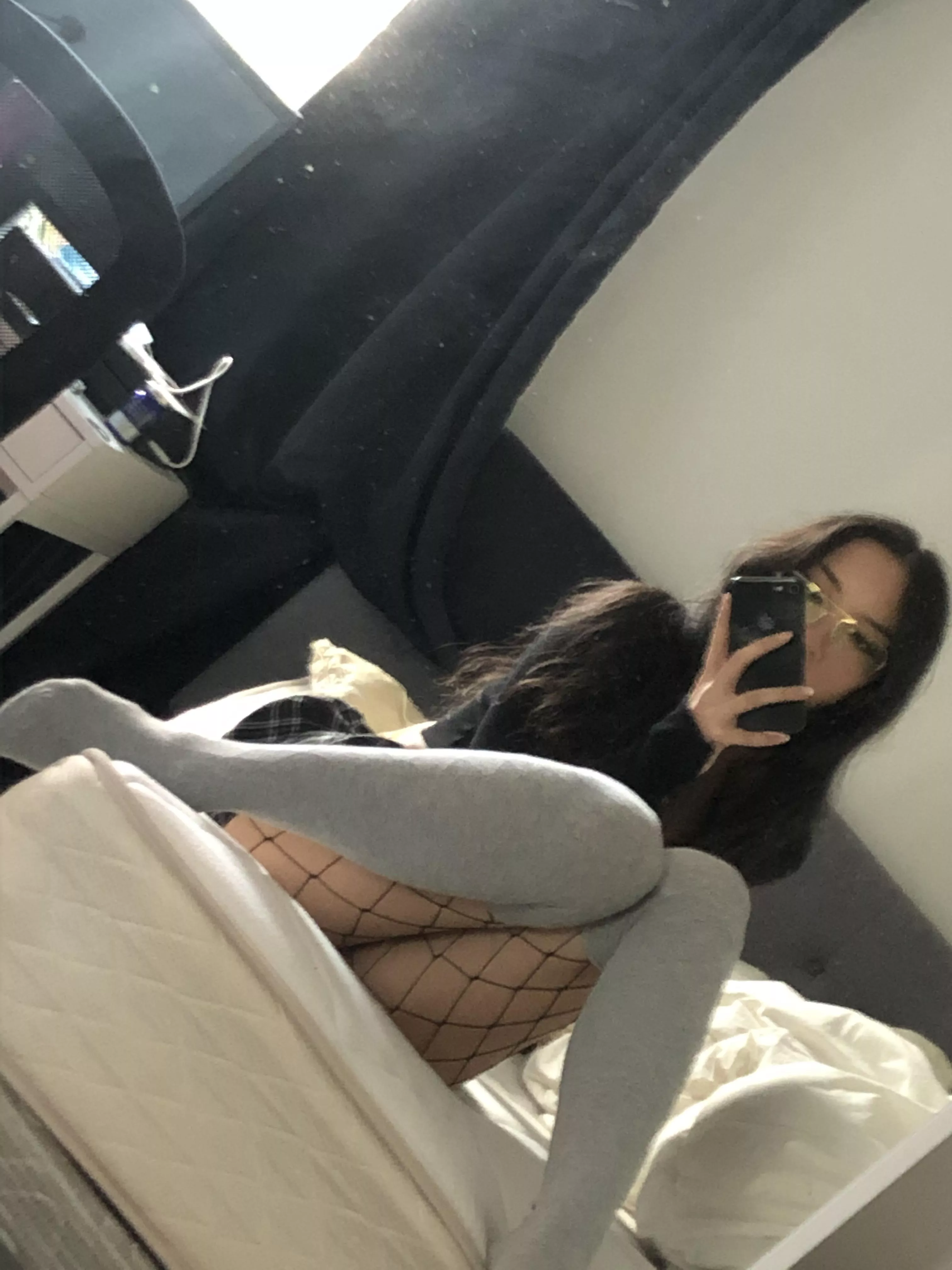 sock and fishnets and thighsss