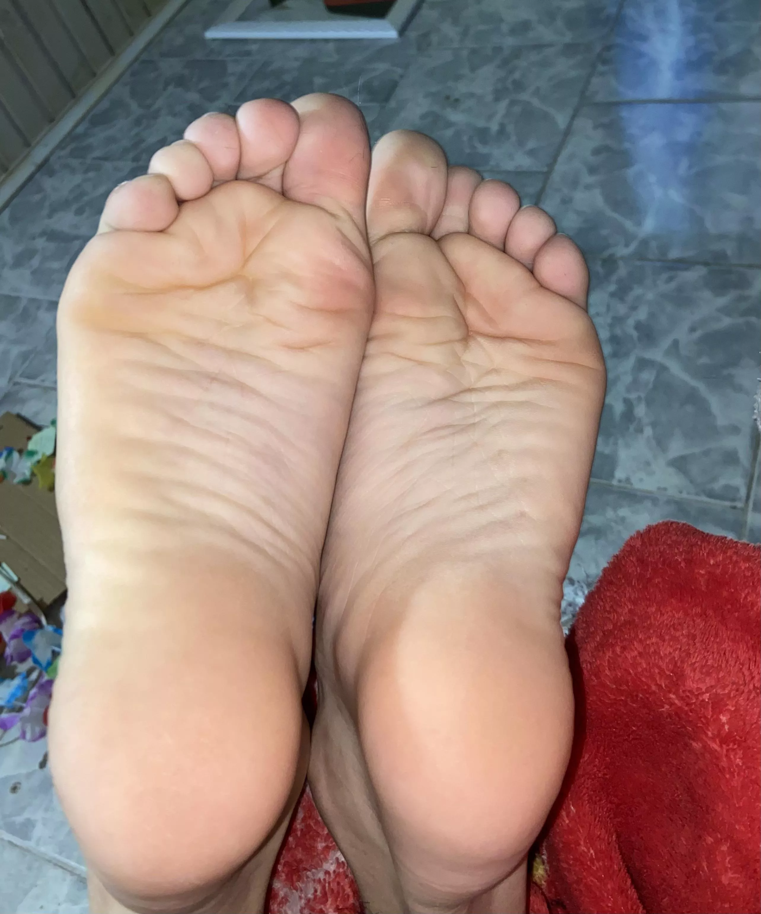 soft soles r better to fuck. but u may worship it fist ðŸ˜‹ðŸ˜ˆ dms/pms r welcome