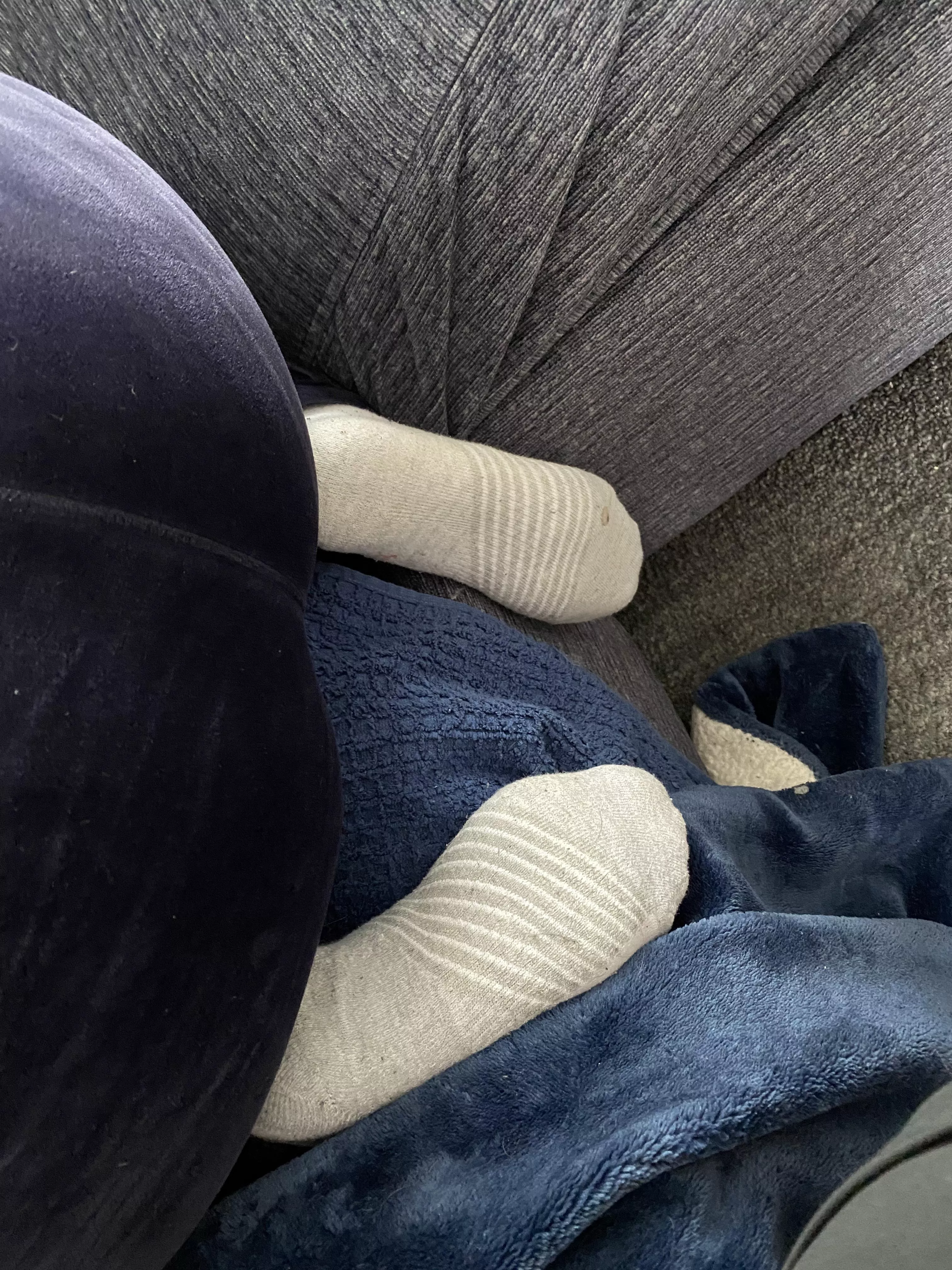 Some booty and socked soles 😍