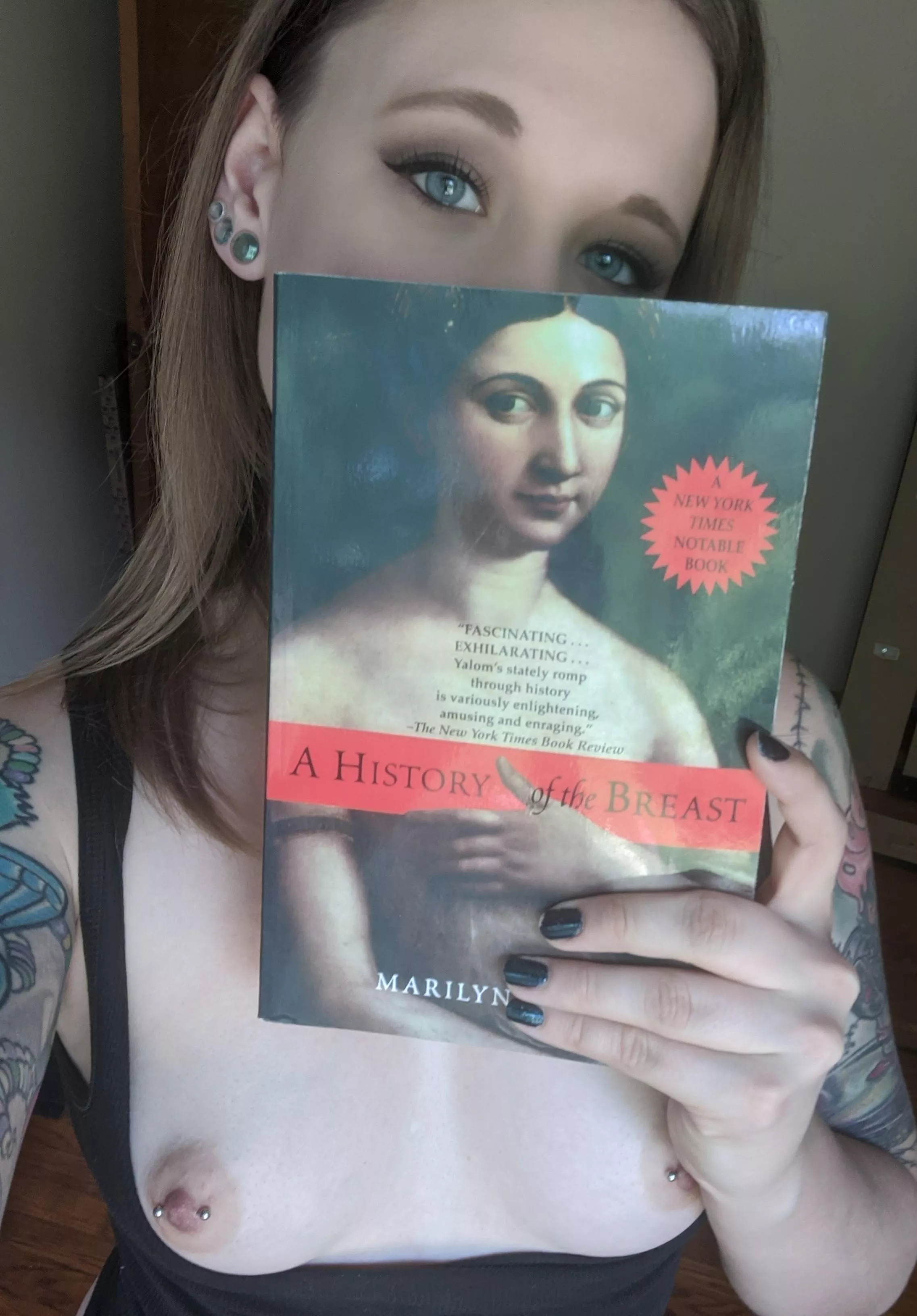 Some people tell me they don't like reading... I say they just haven't found the right book ðŸ˜Š 27 [f]