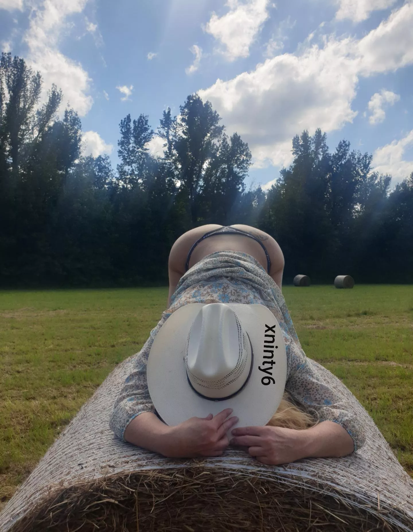 Some times lazy days are the best. Face down ass up, wanna fuck? 47(f) mom of 8