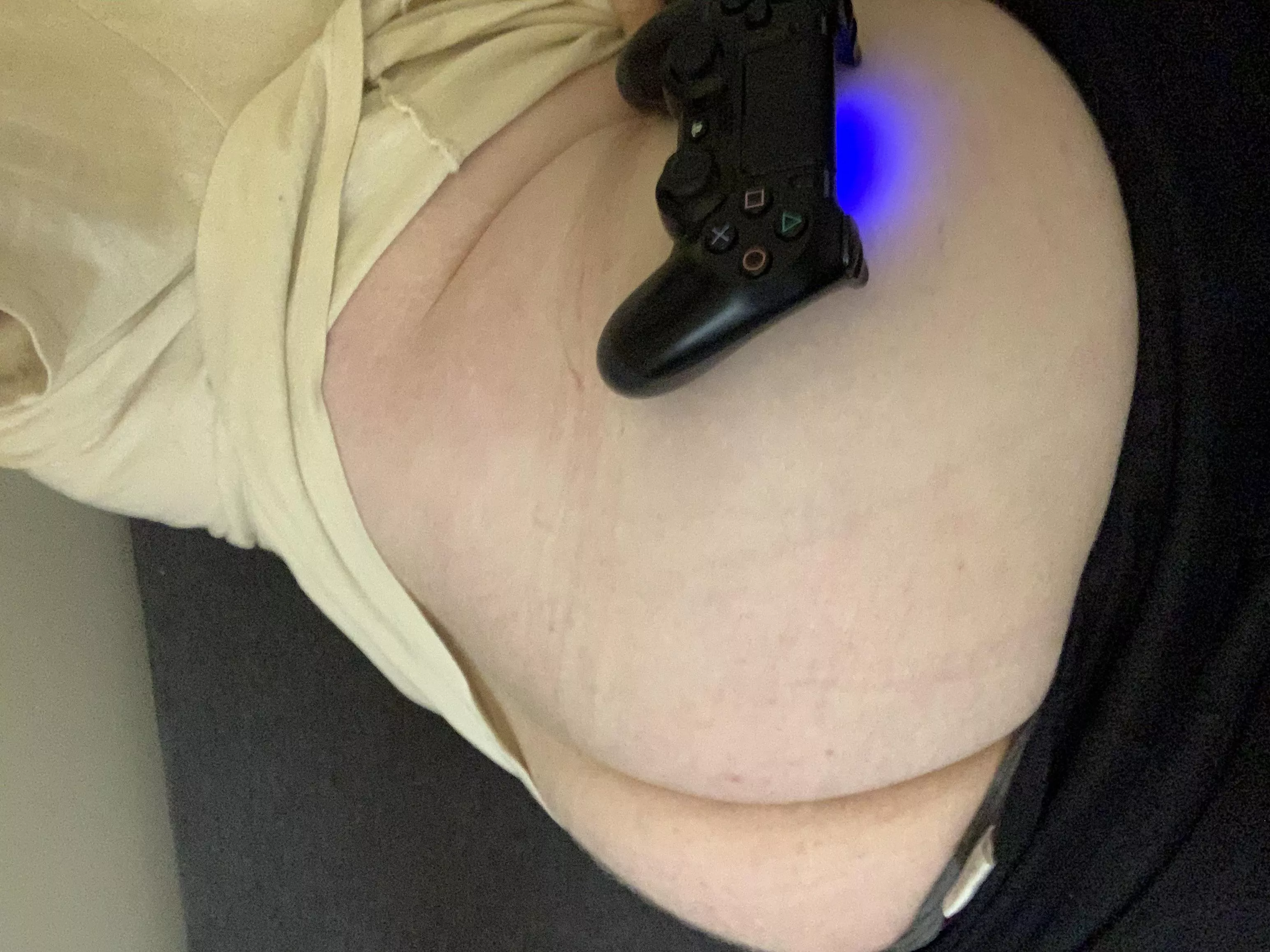 Someone come fuck me and play games