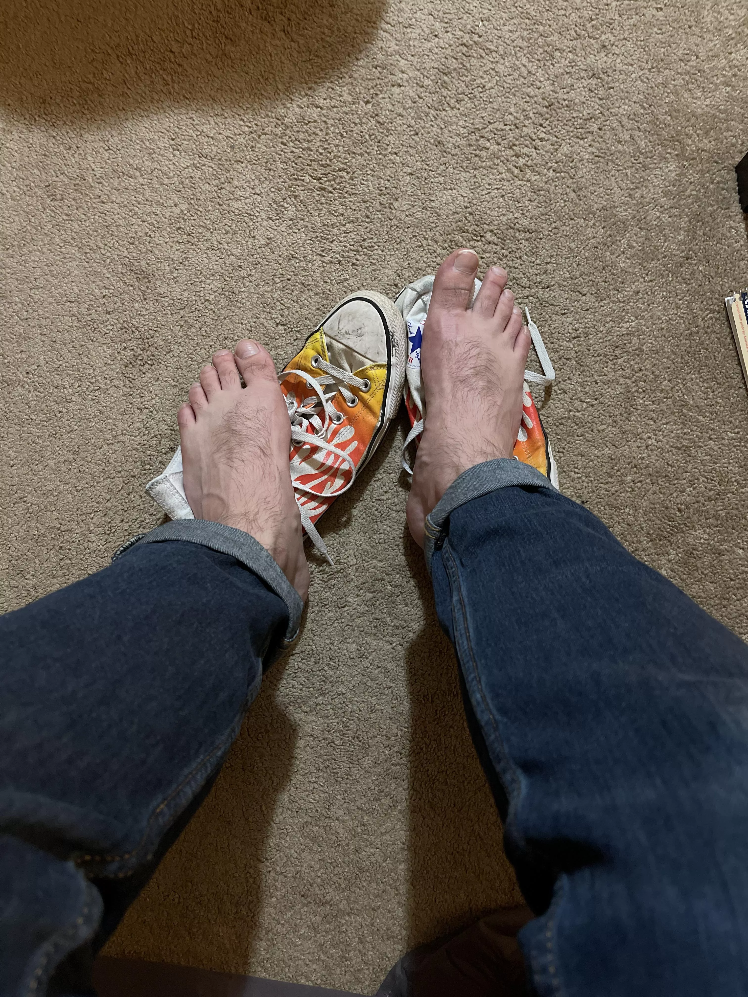 Something about converse without socks is the hottest thing to me (34M)