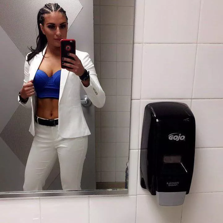 Sonya Deville