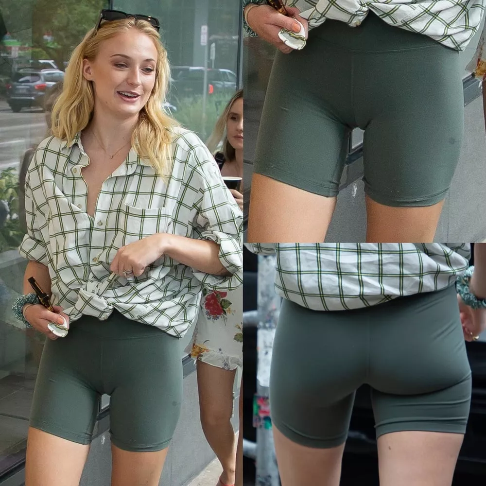 Sophie Turner and her fat,meaty pussy ðŸ˜