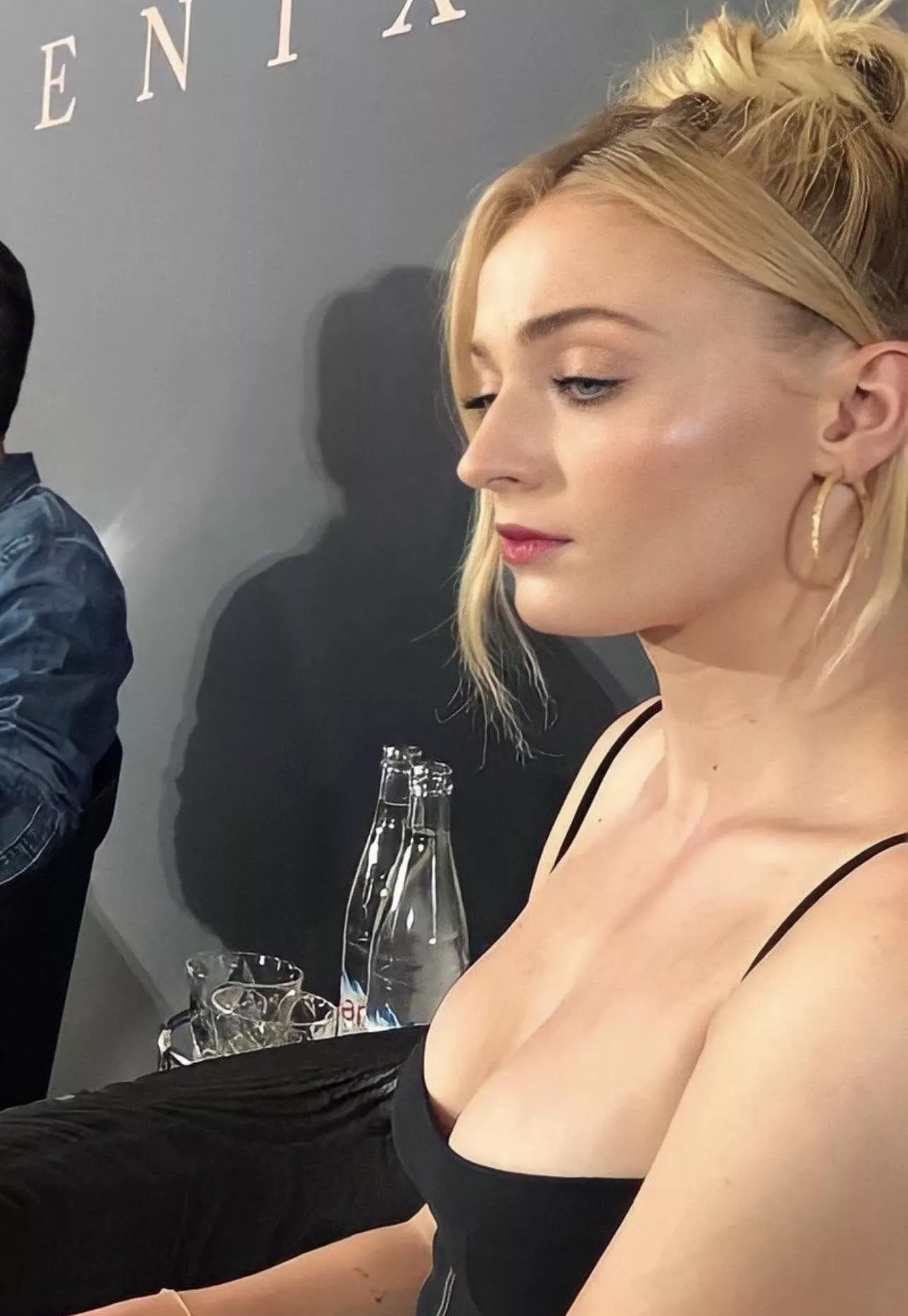 Sophie Turner cavernous cleavage