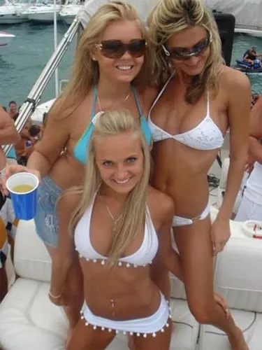 Spring break blondes