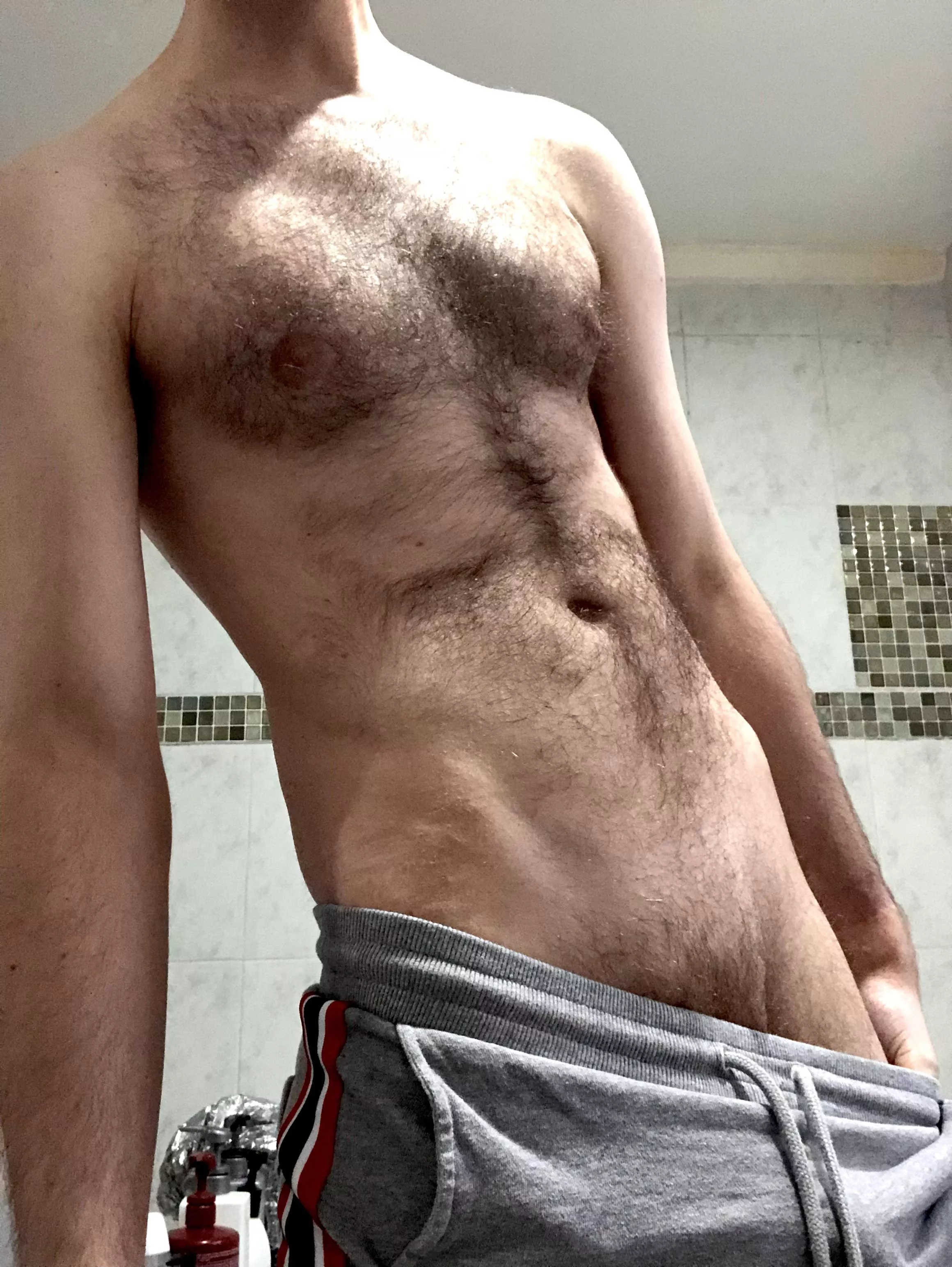 Started a new workout regime this week, so this is gonna be my before pic, and seeing as I’m hairy as fuck I may as well put it in this here fine community 😁