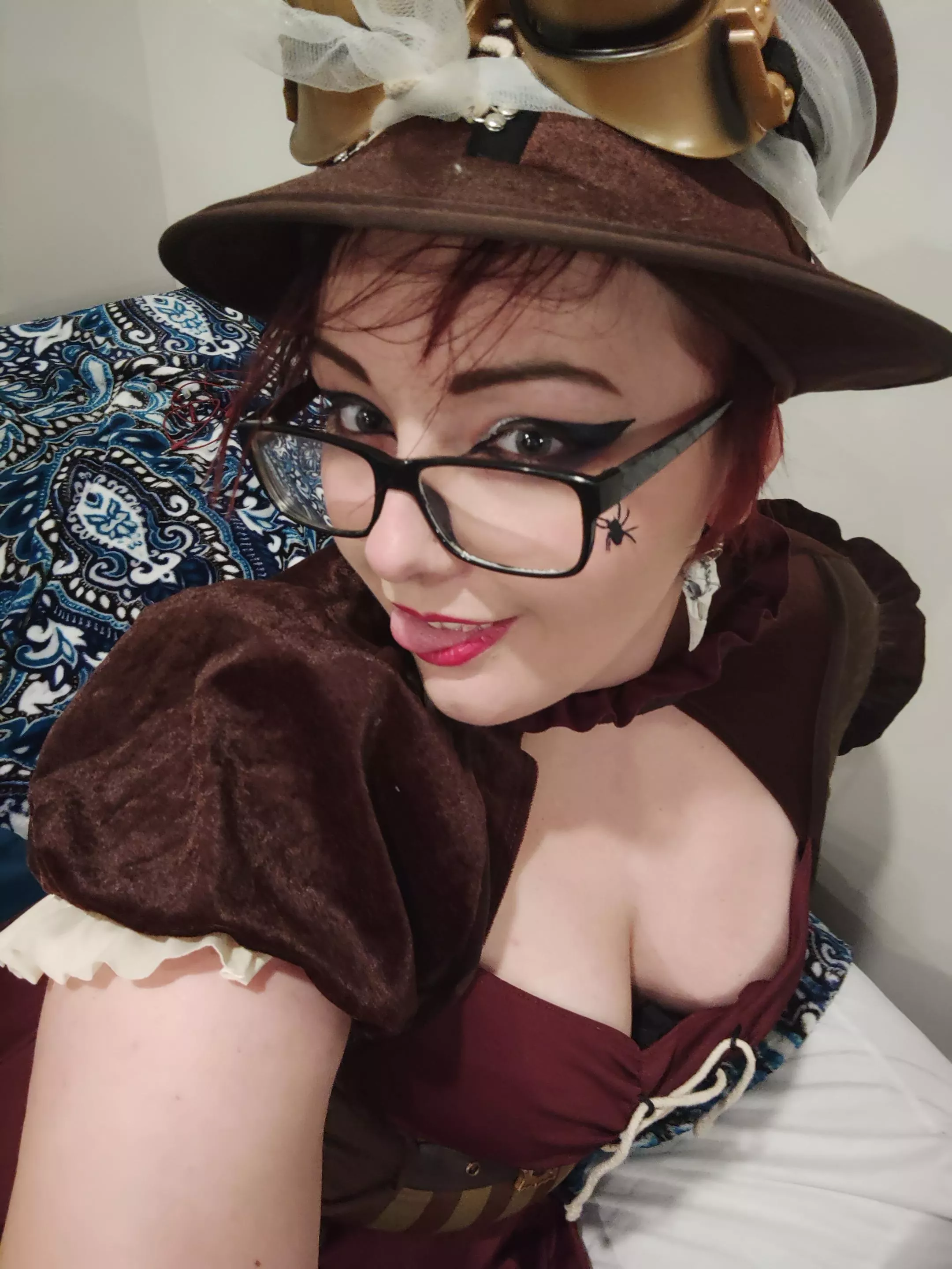 Steampunk cleavage