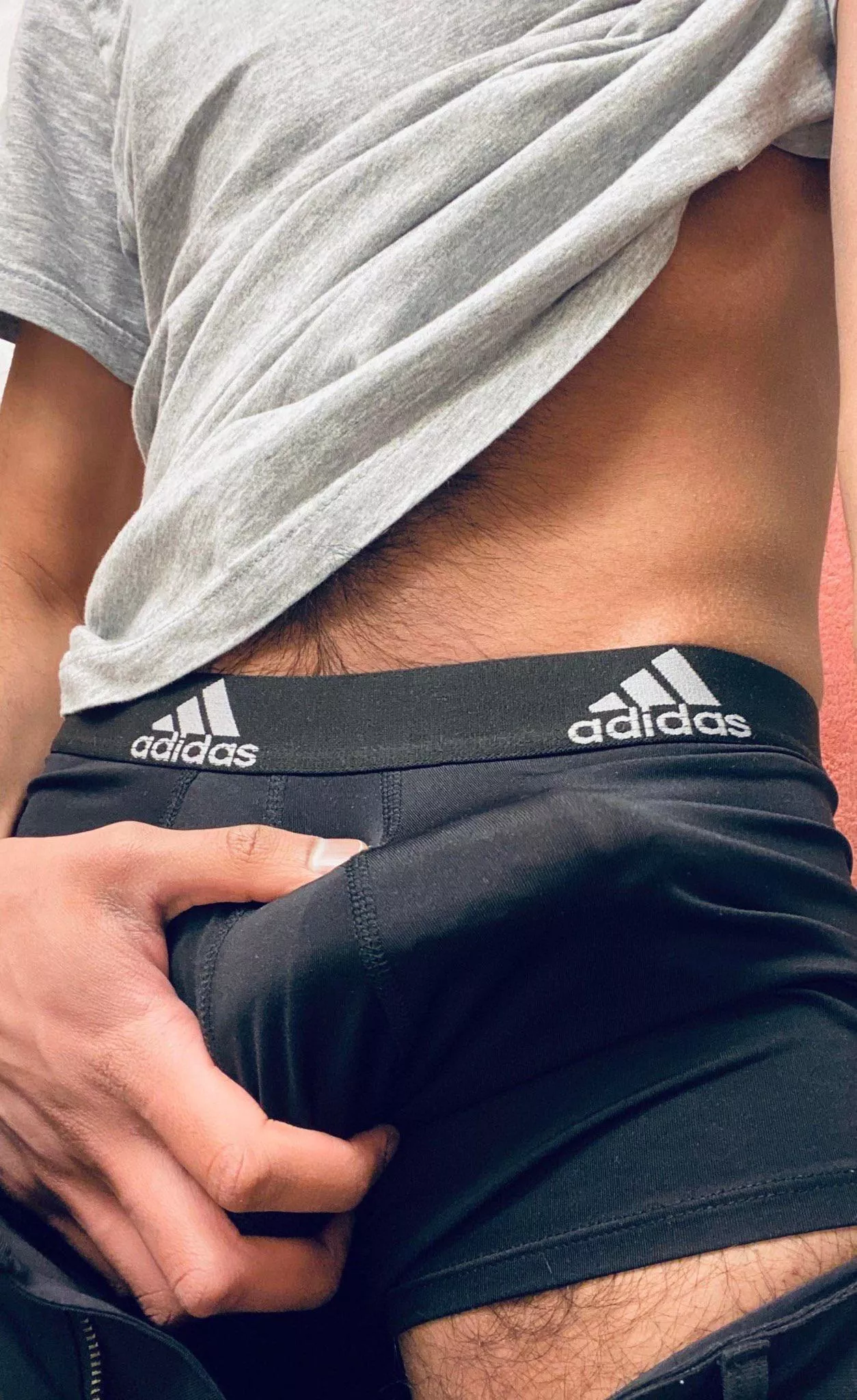 Stretching. D[M]s open.