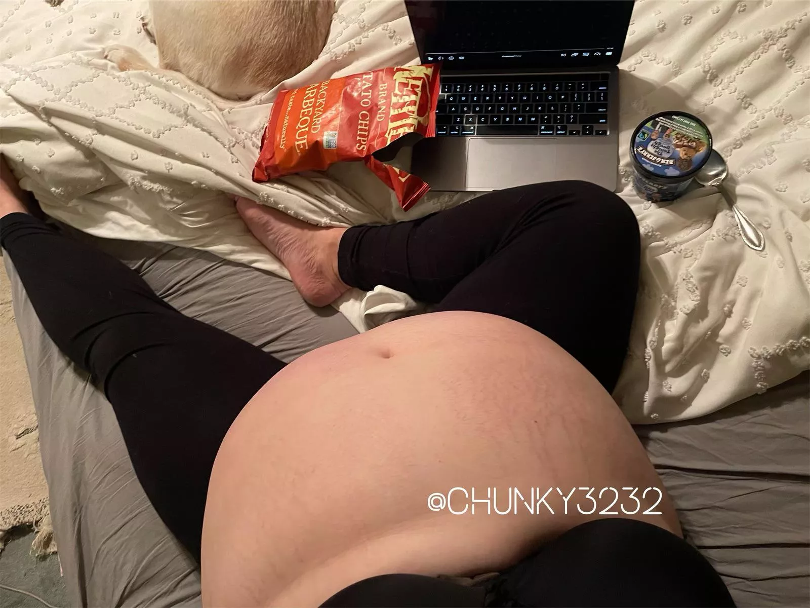 Sunday evening snack time. I need to be fed, spoiled and rubbedðŸ¥ºðŸ¥º