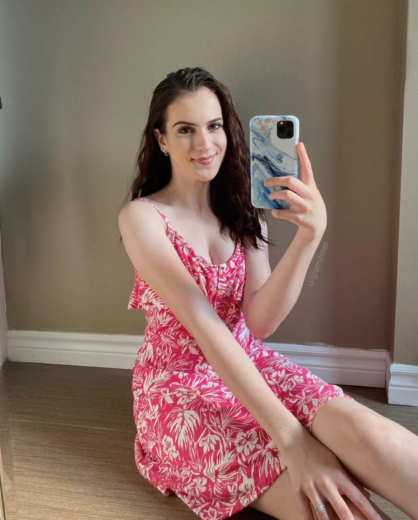 Sundress and boobs 🙈