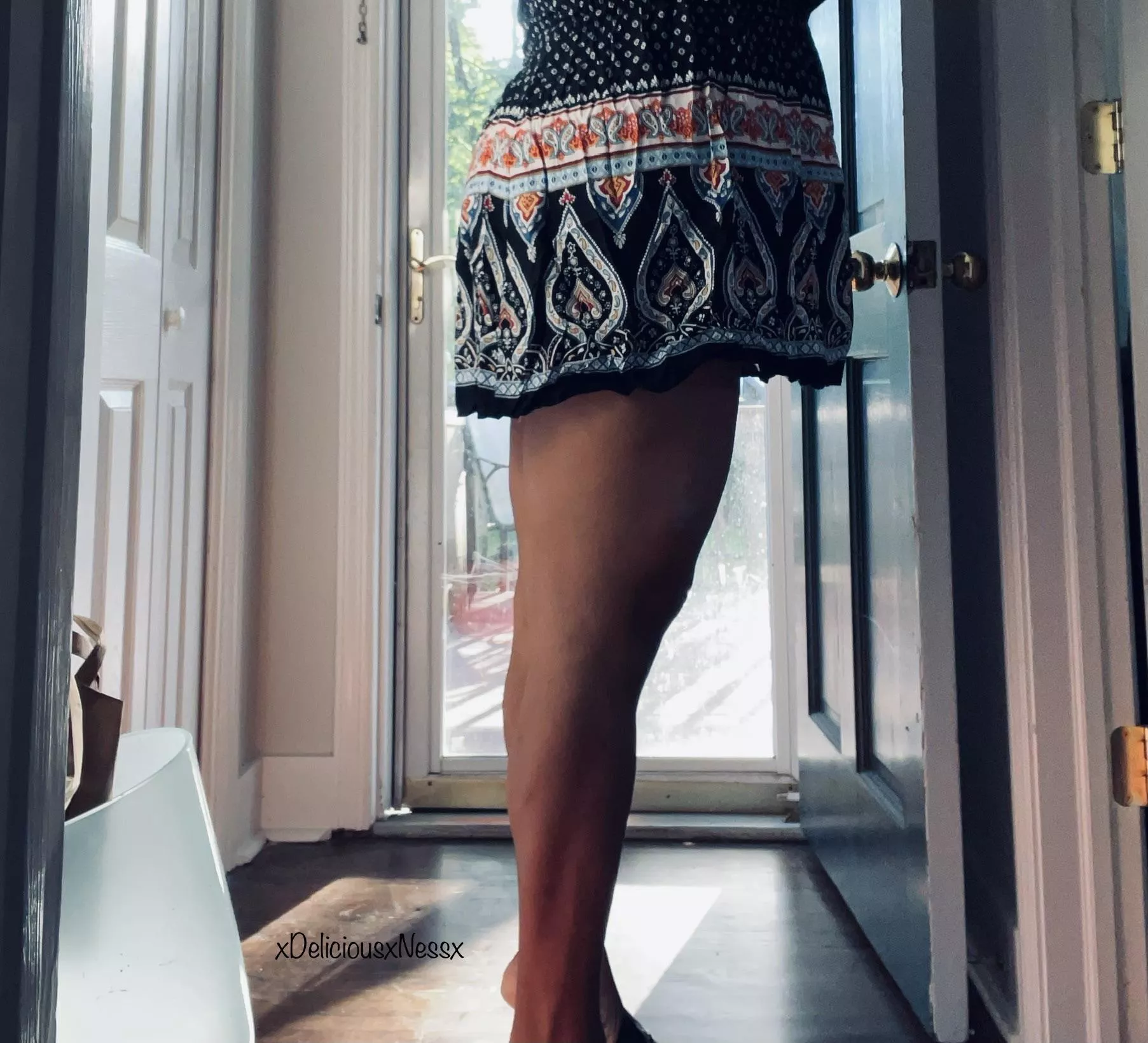 Sundresses donâ€™t stand a chance with tall girls [F]