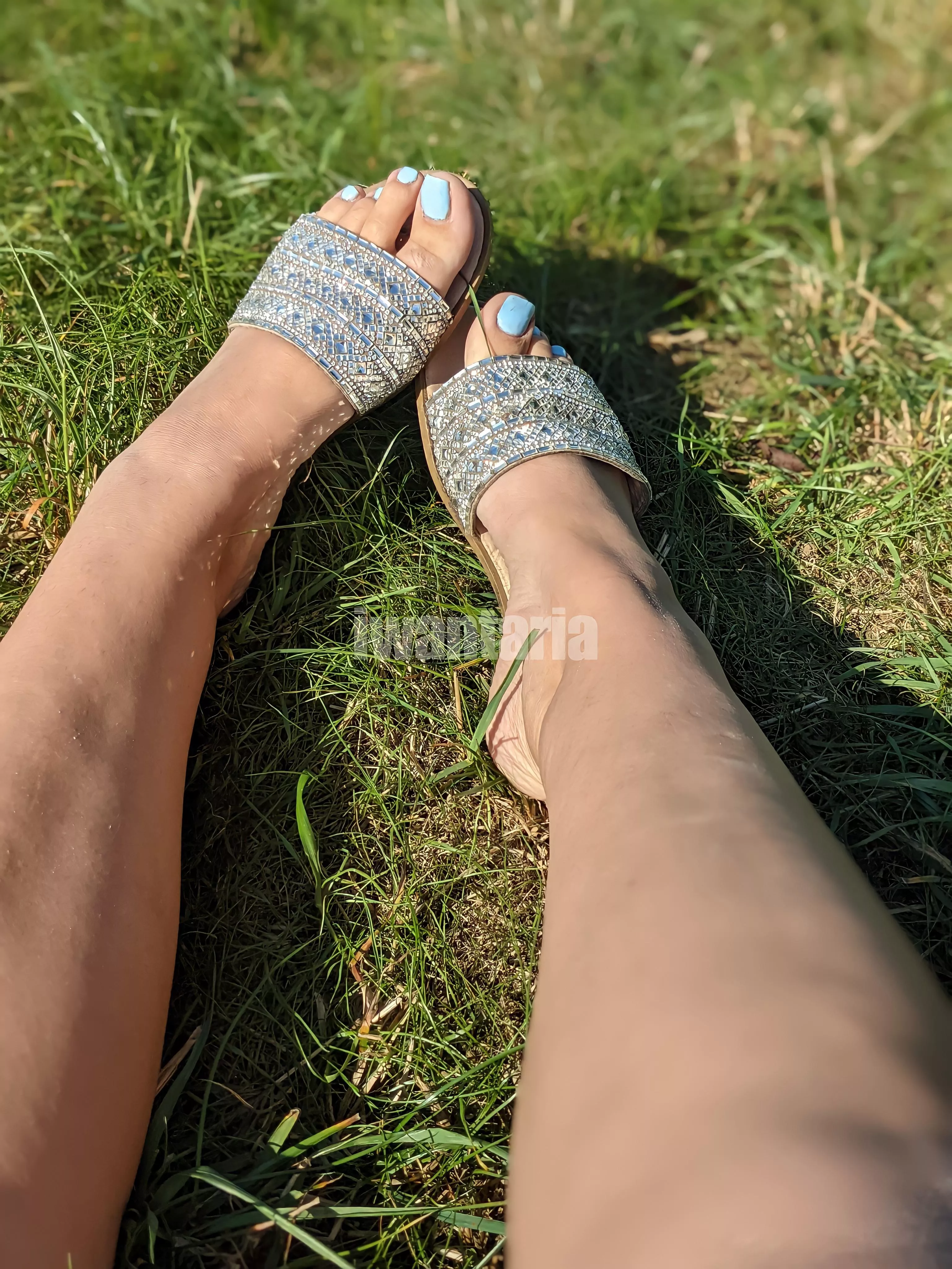 Sunny days still call for open toe ;)