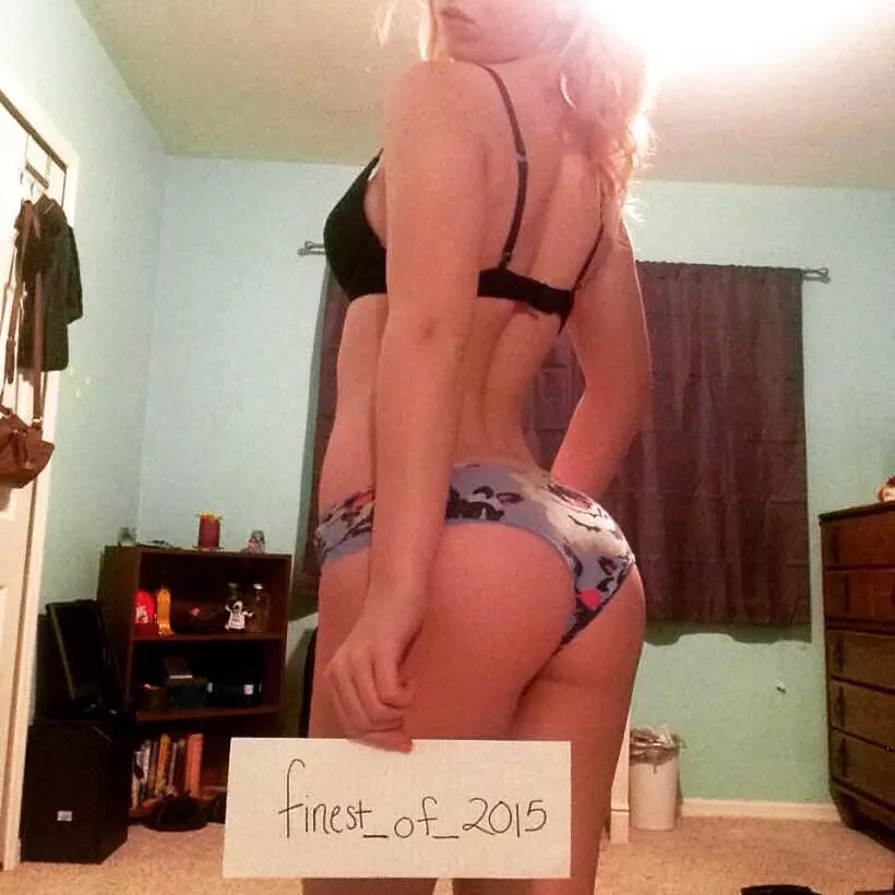 Super old verification photo, but look at my ass ;)