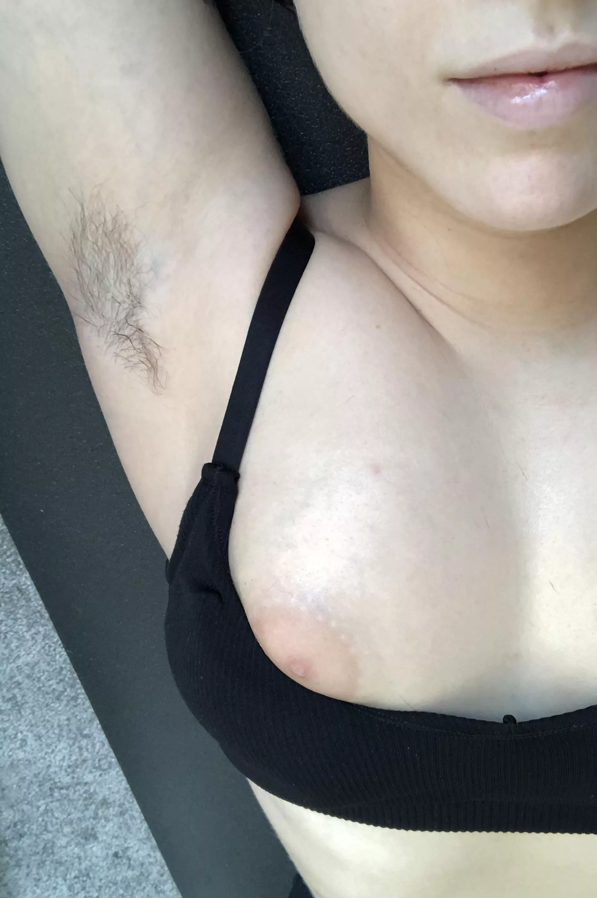 Sweaty armpit after workout