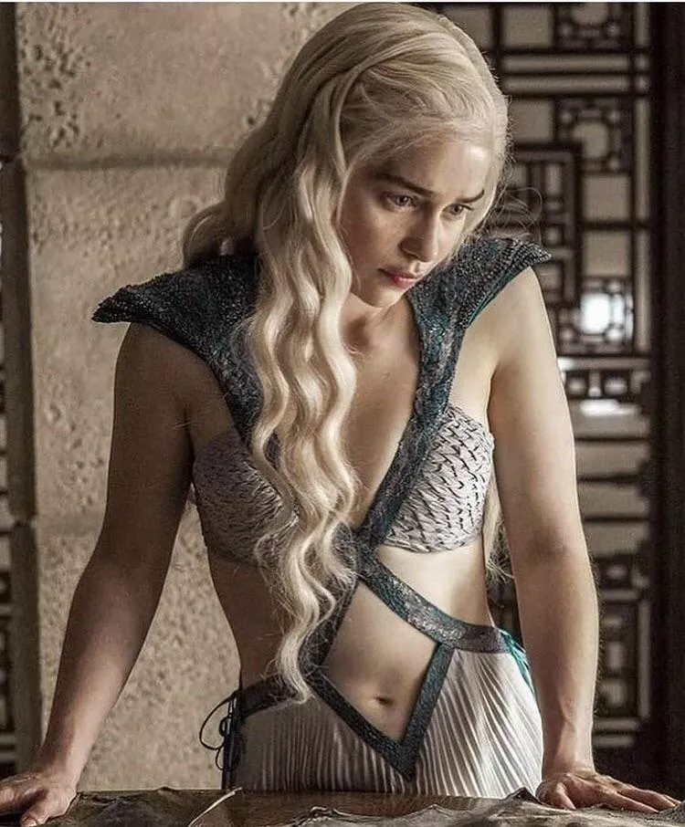 Take command over me as Emilia Clarke and make me submit to you