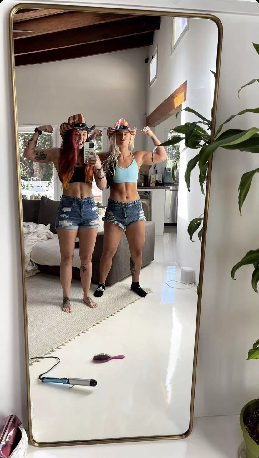 Tegan Nox and Toni Storm