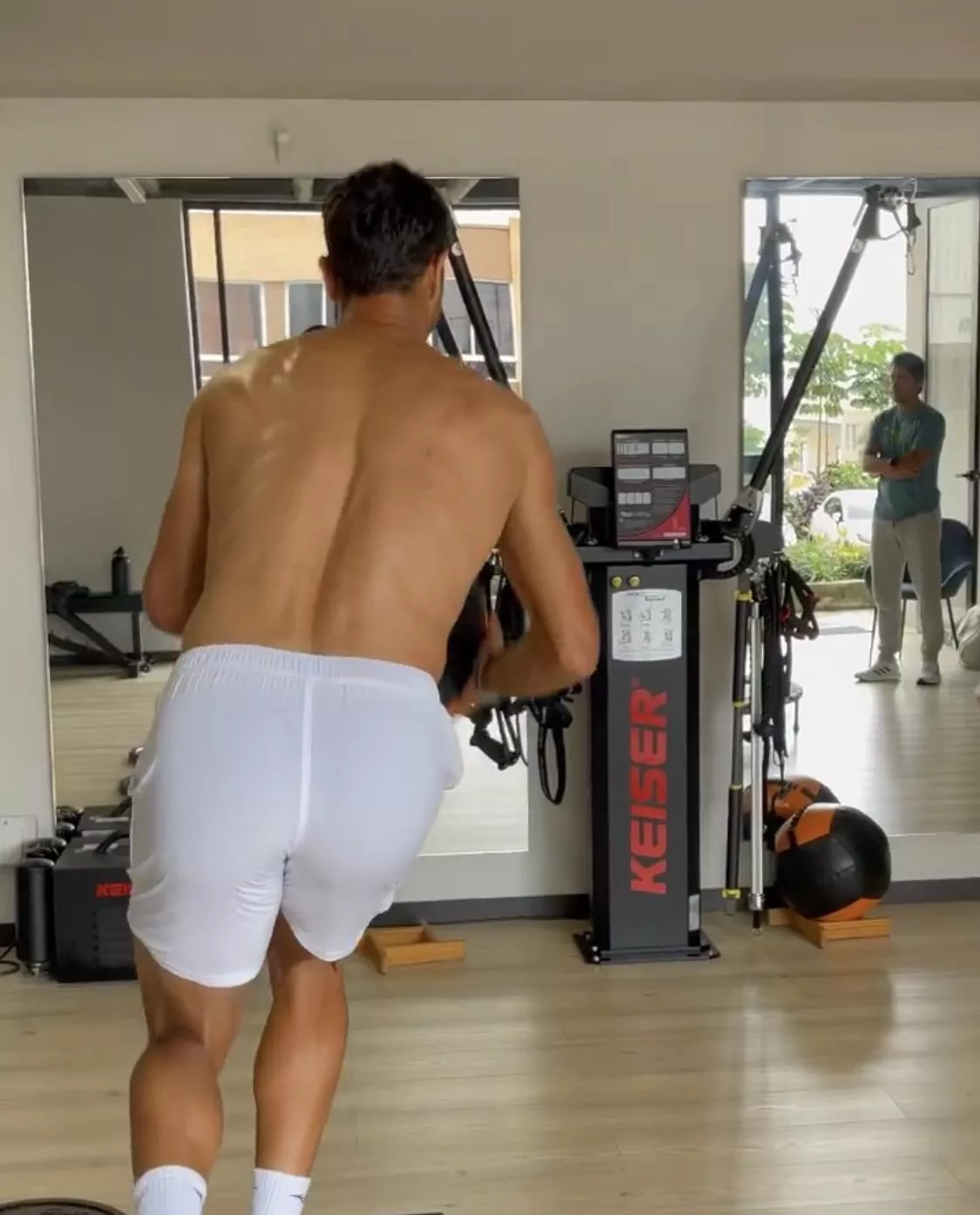 Tennis player Robert Farah knows exactly what heâ€™s doing on social media.