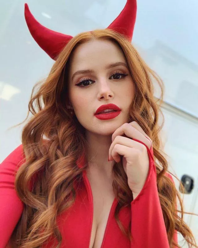 The intoxicating Madelaine Petsch â¤ï¸