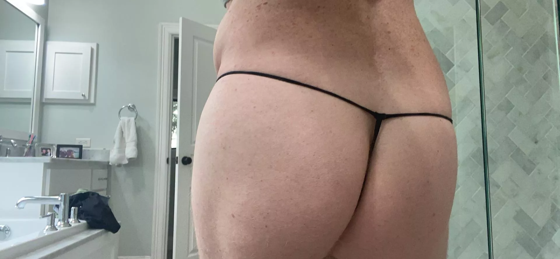 The pure g string pulled up into my ass and the sides snapped tight on my hips made me wet