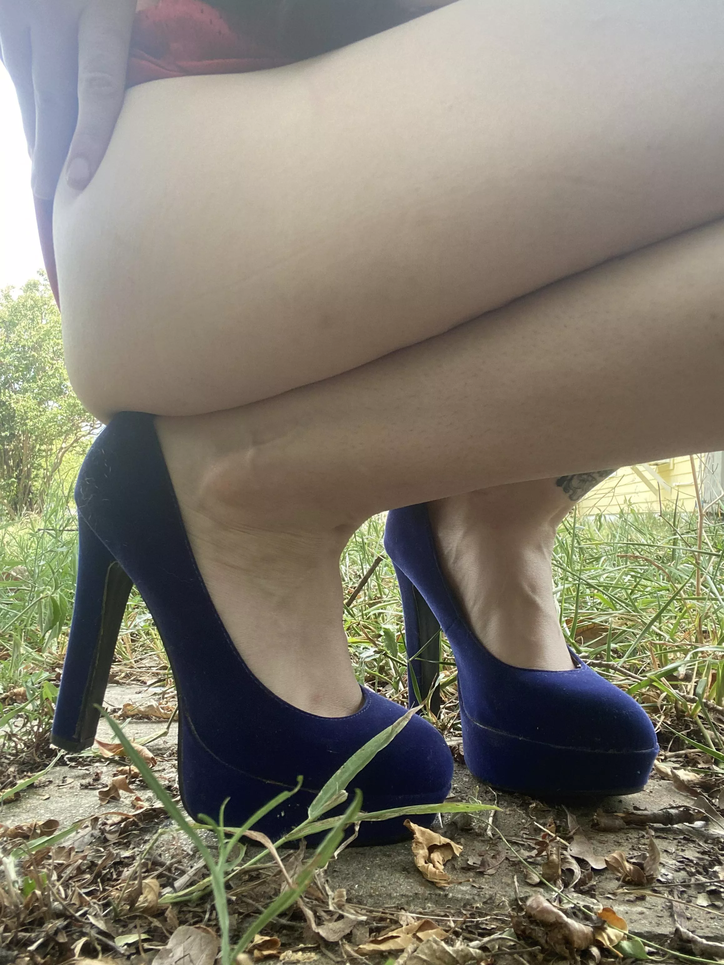 These heels make me feel so sexy💙