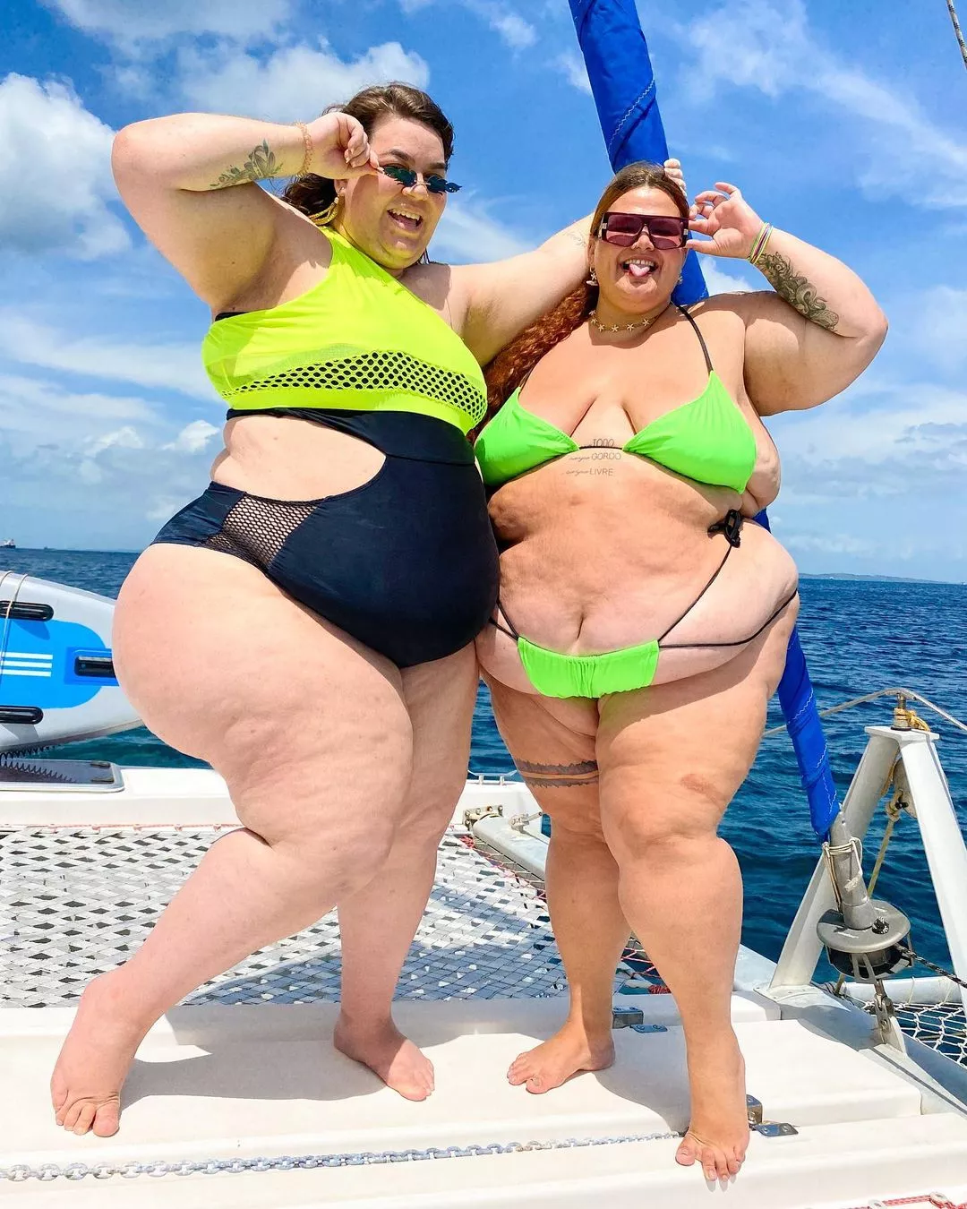 These two big beauties ooze confidence!