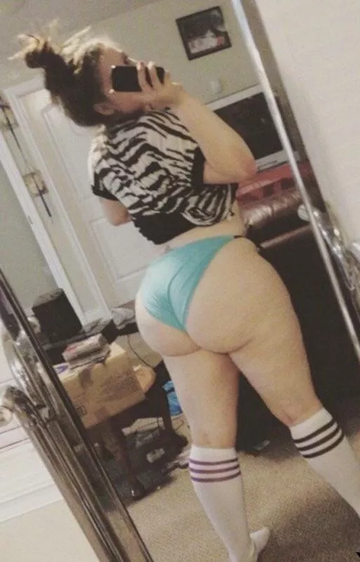 Thiccc PAWG.